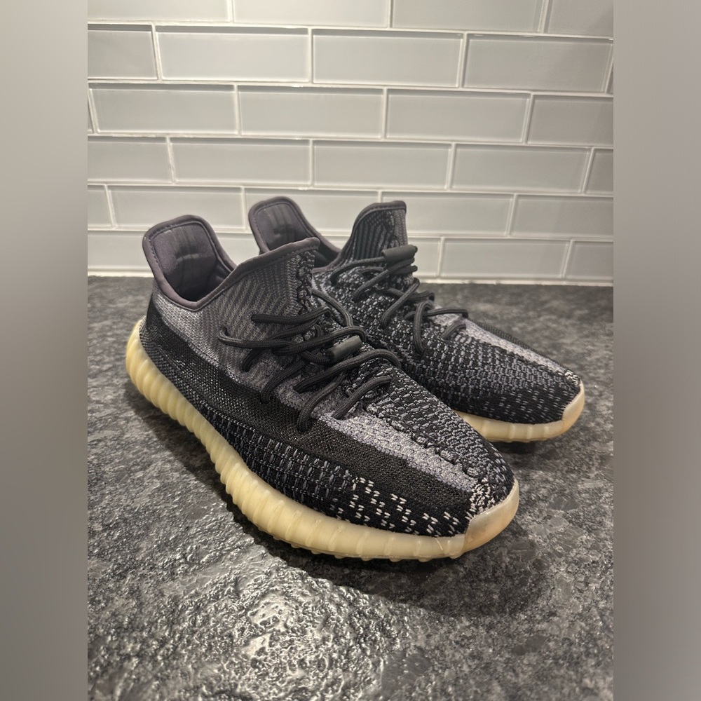 Adidas Yeezy Boost 350 V2 Carbon - Size 10